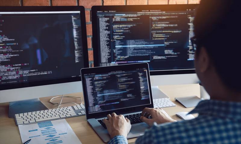 数据科学选型:R与Python如何赋能永定县网站建设?